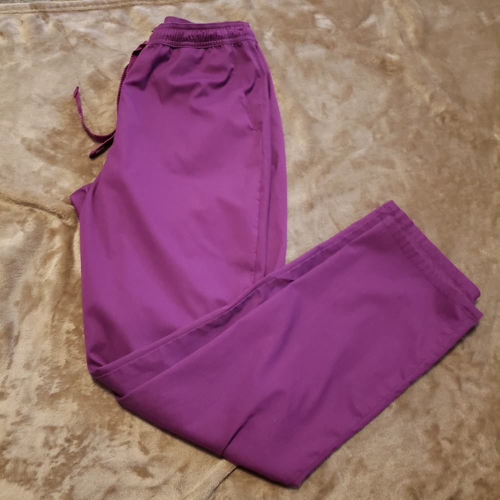 Jaanuu scrub set